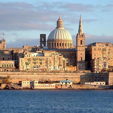 Idyllic Apartment Steps From The Promenade Sliema Exterior photo