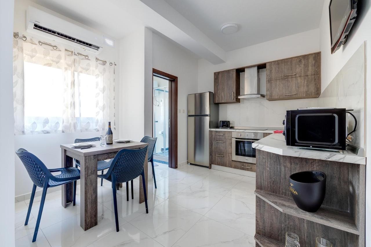 Idyllic Apartment Steps From The Promenade Sliema Exterior photo