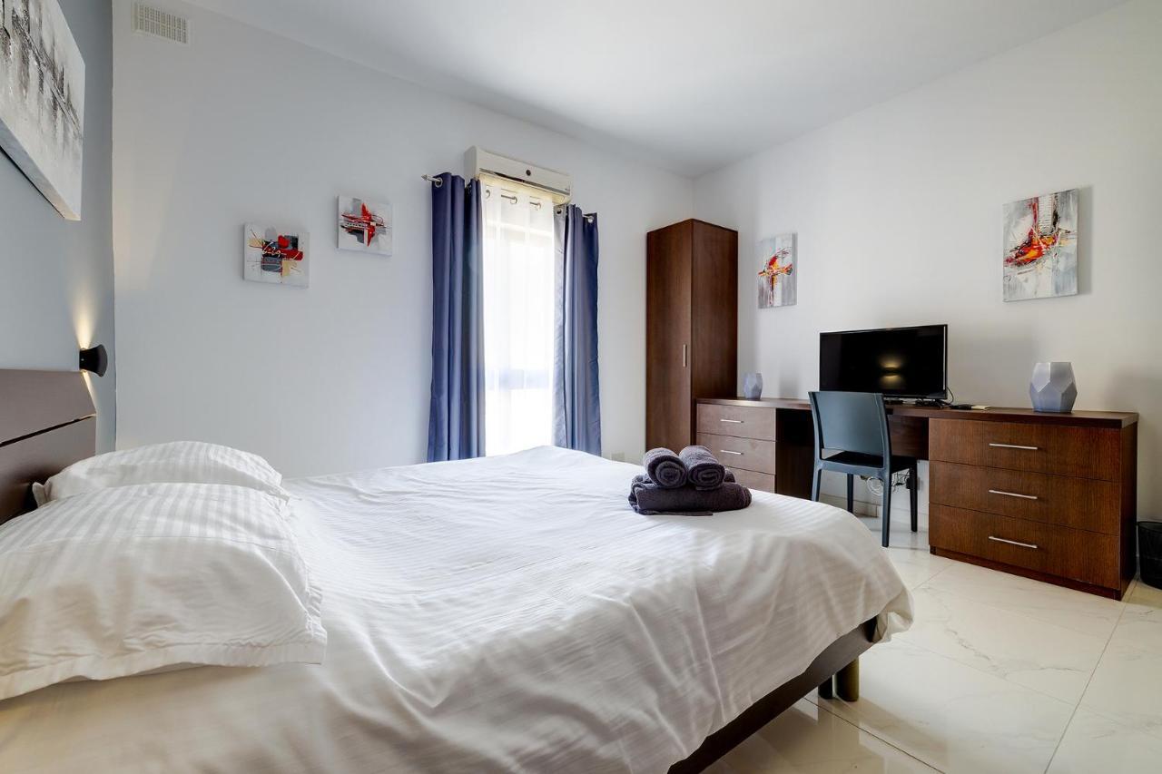 Idyllic Apartment Steps From The Promenade Sliema Exterior photo